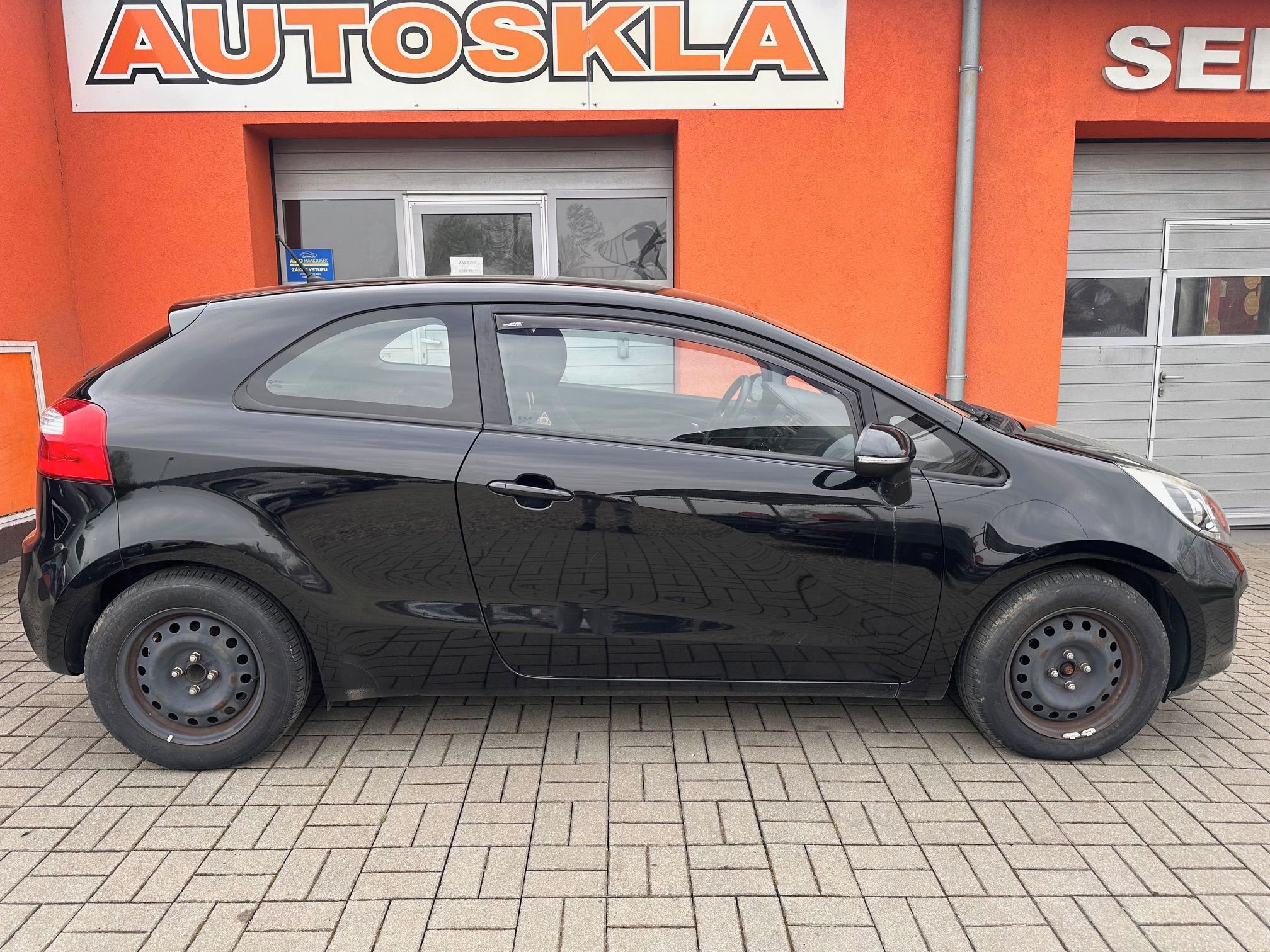 Kia Rio, 1.1 CRDI 55KW klima,2x kola - fotka 4