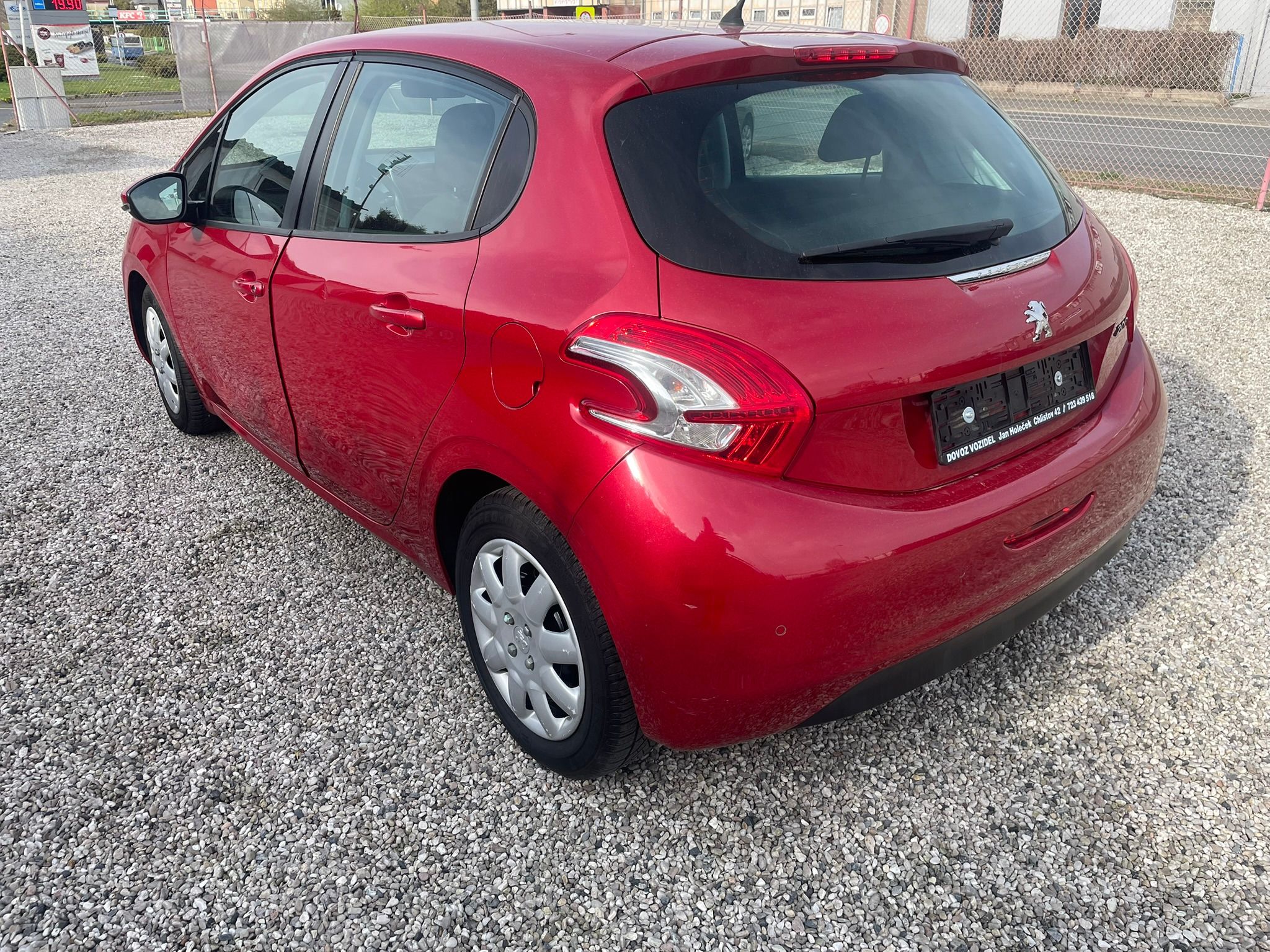 Peugeot 208, 1. majitel, klima - fotka 5