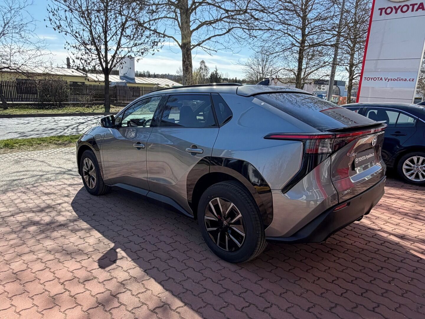 Toyota bZ4X, 73,1 kWh 224PS Style - fotka 5