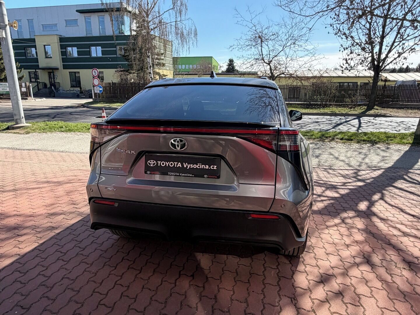 Toyota bZ4X, 73,1 kWh 224PS Style - fotka 6