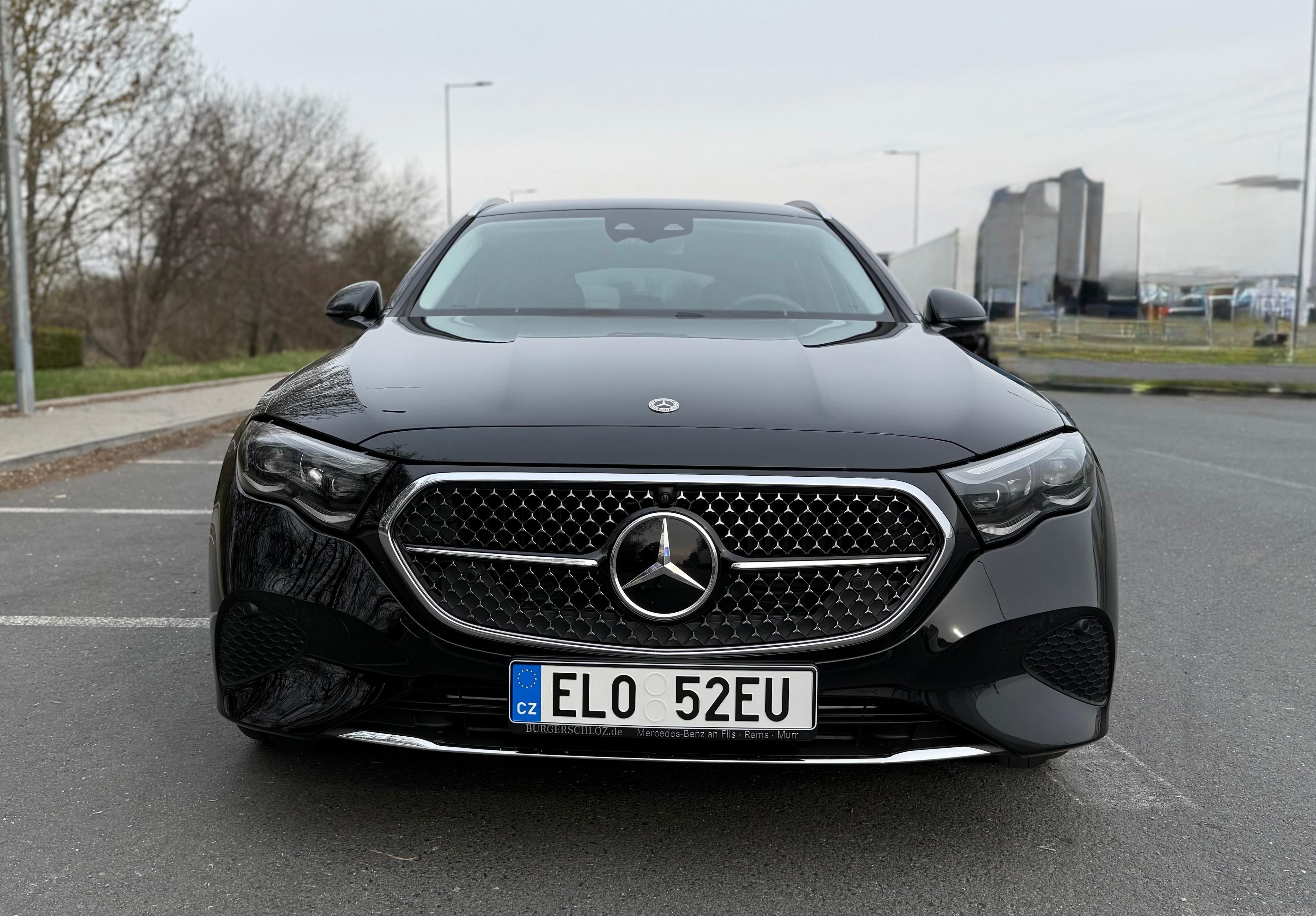 Mercedes-Benz Třídy E, E300de kombi Plug in Hybrid - fotka 2
