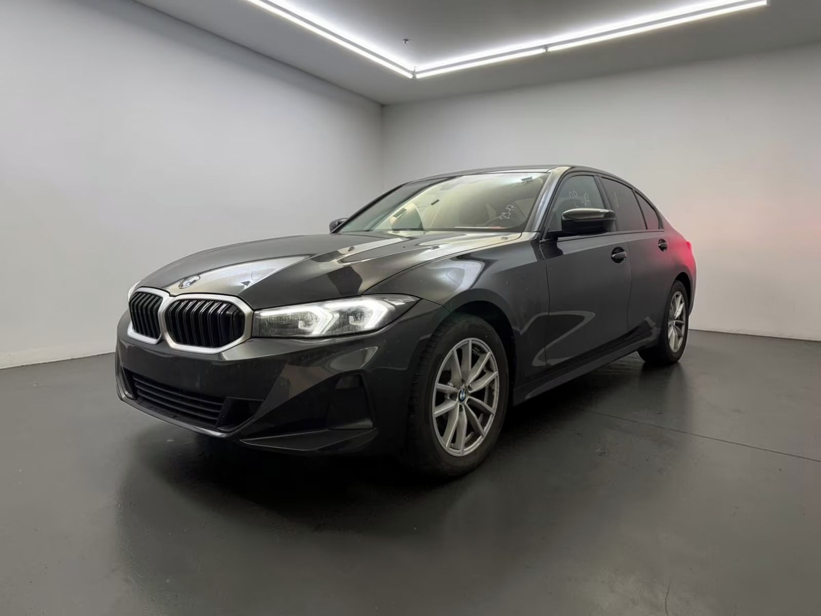 BMW Řada 3, 320d xDrive Lim. SHADOW-LINE