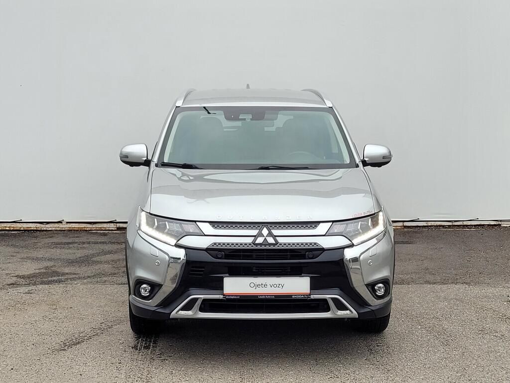 Mitsubishi Outlander, Instyle+ 2.0 2.0 Mivec 110 kW - fotka 4