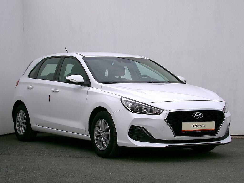 Hyundai i30, Comfort 1.4 MPI 73 kW - fotka 5