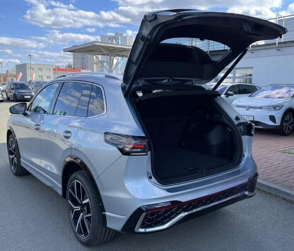 Volkswagen Tiguan, R-Line People 1,5 eTSI mHEV 11 - fotka 3