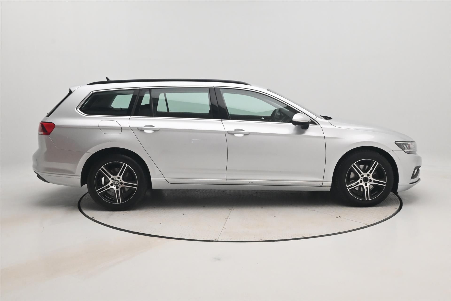 Volkswagen Passat, 2,0 TDI 110kW Business Záruka - fotka 4