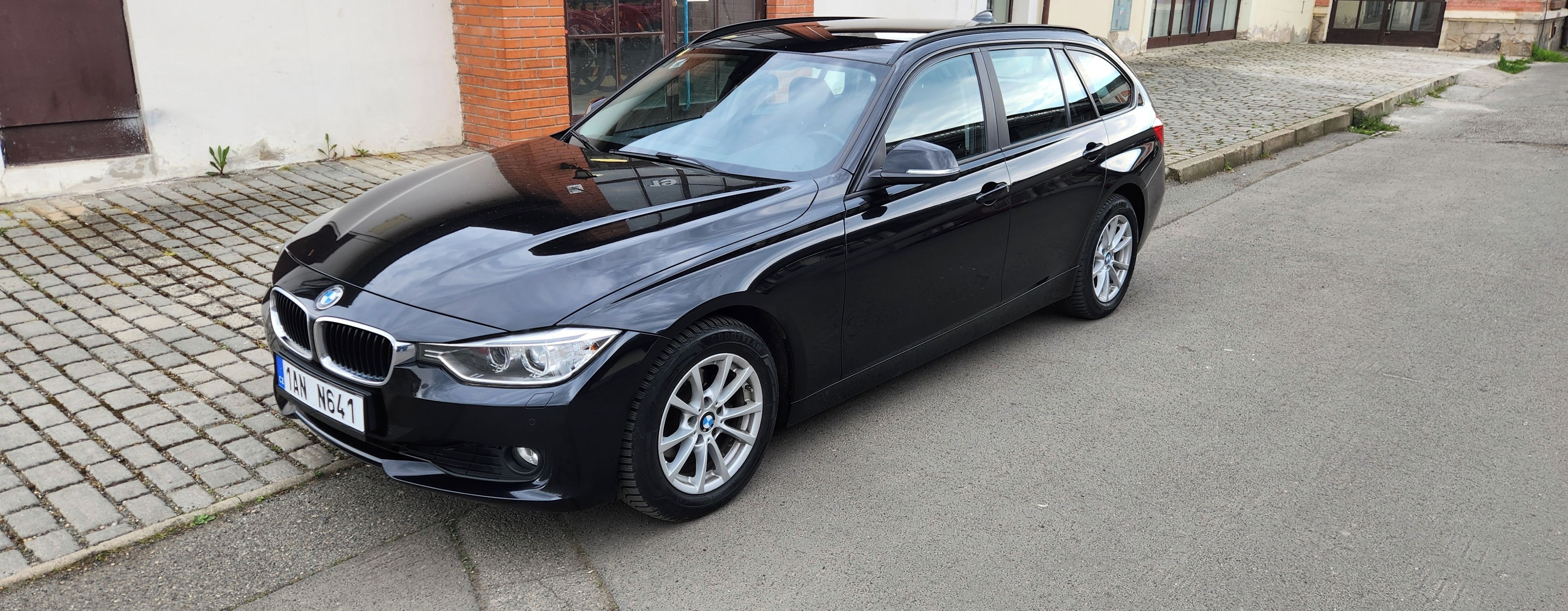 BMW Řada 3, 2.0d*XENON*AUTOMAT*TAŽNÉ*SERVI - fotka 2