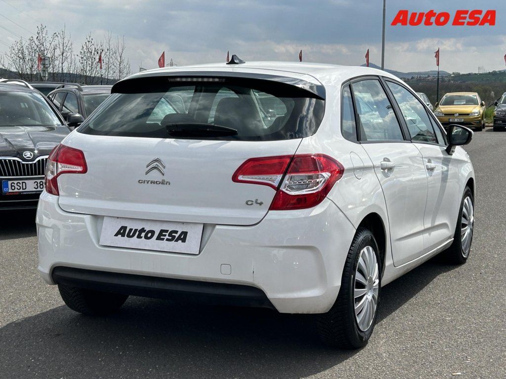 Citroën C4, 1.4,AC,temp - fotka 4
