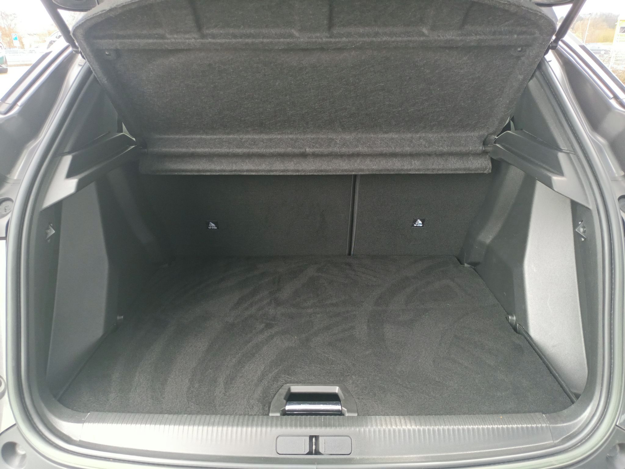 Peugeot 2008, Allure 1.2 PT 130k MAN6 - fotka 6