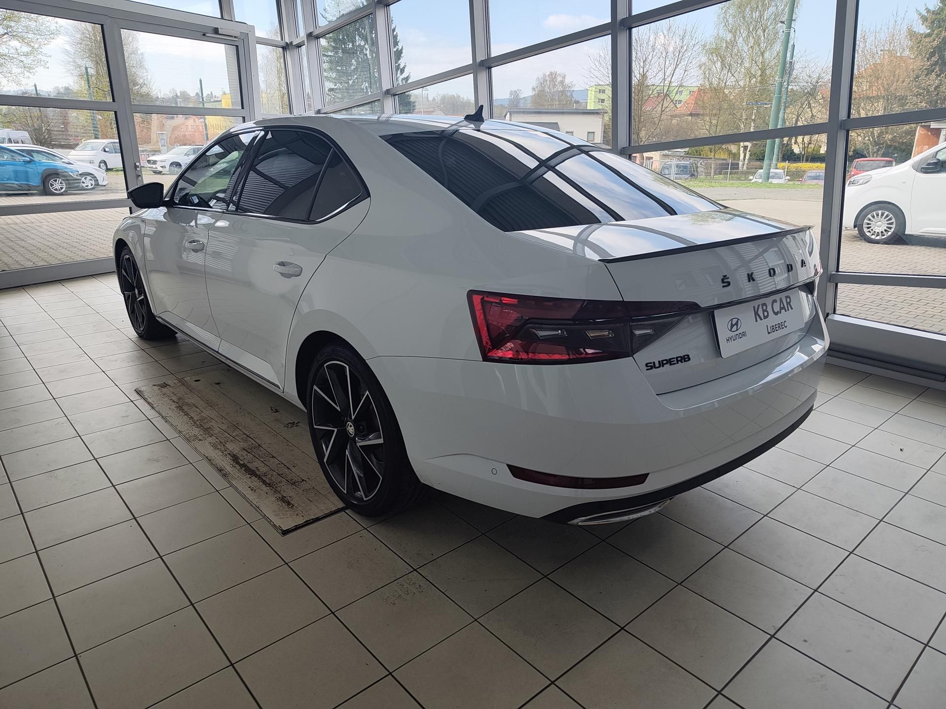 Škoda Superb, 2.0TDi 110kW Sportline DSG - fotka 2