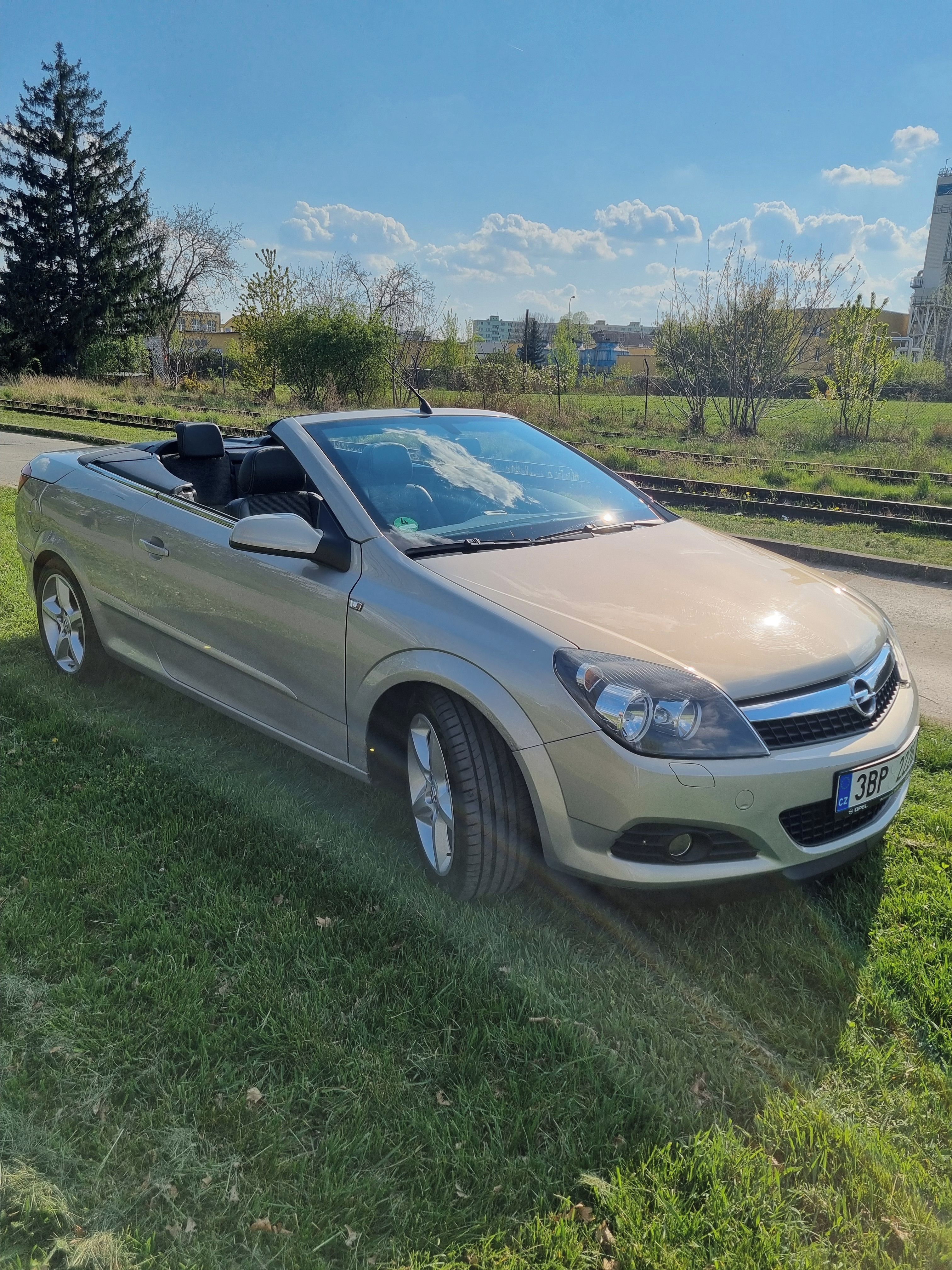 Opel Astra, Twin Top 1,8i16v, 159 t.km! - fotka 2