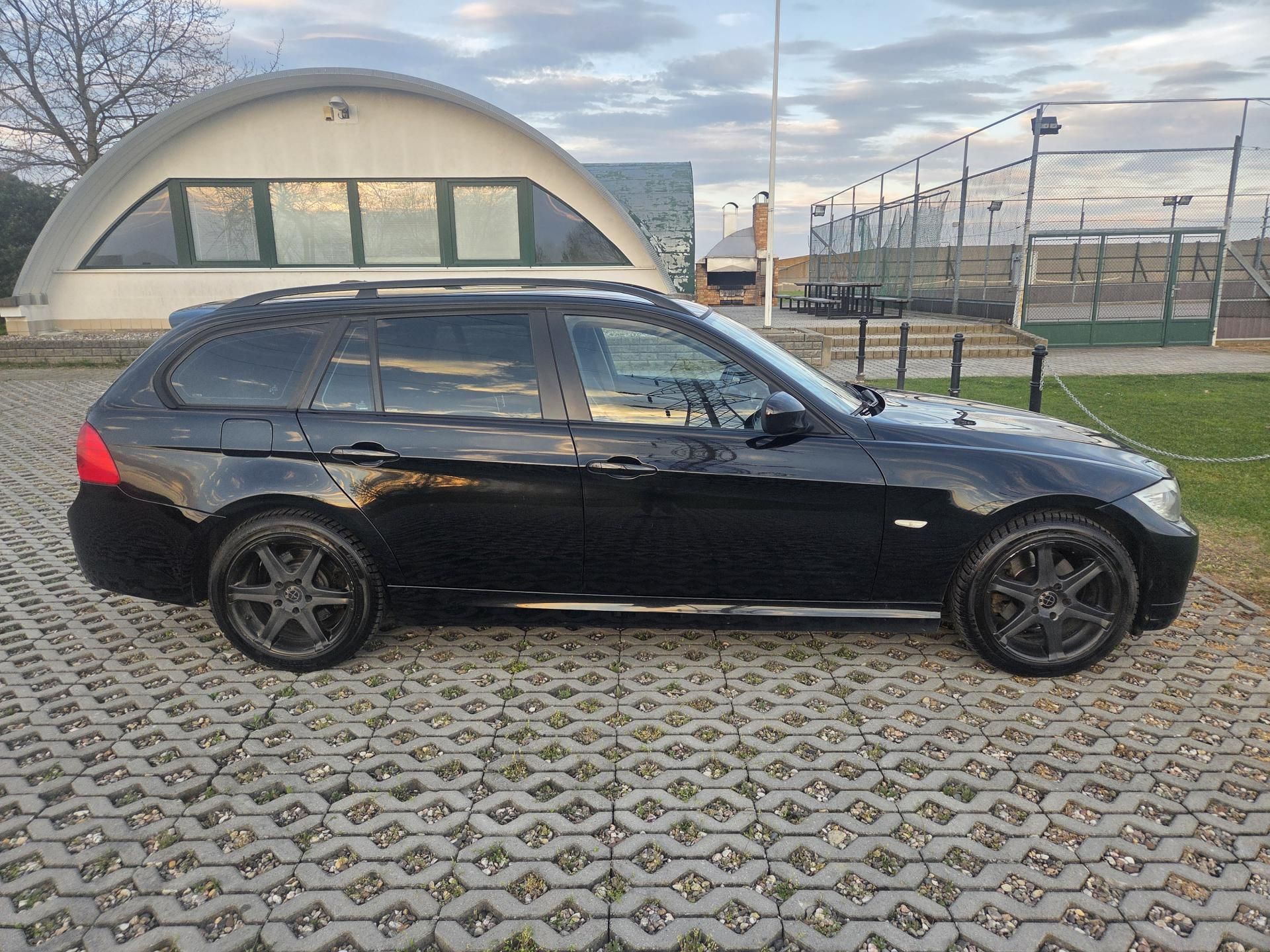 BMW Řada 3, 320d, 130 kW,2.sada kol,manual - fotka 5