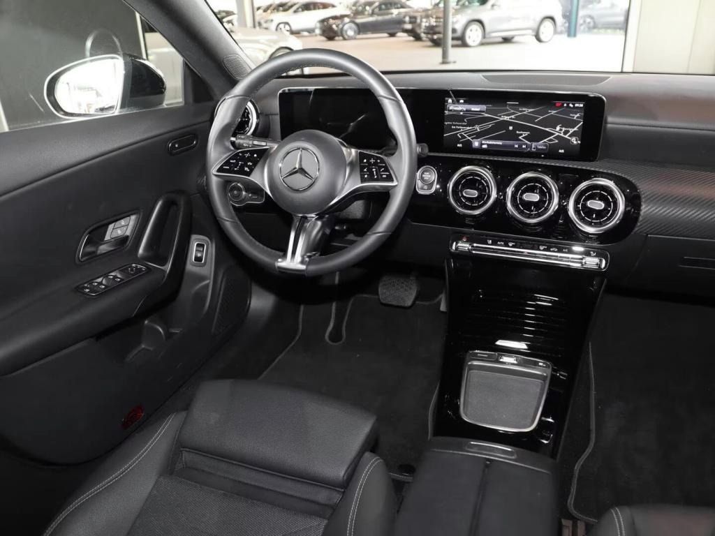 Mercedes-Benz CLA, 180 Shooting Brake*Kamera*Navi - fotka 5