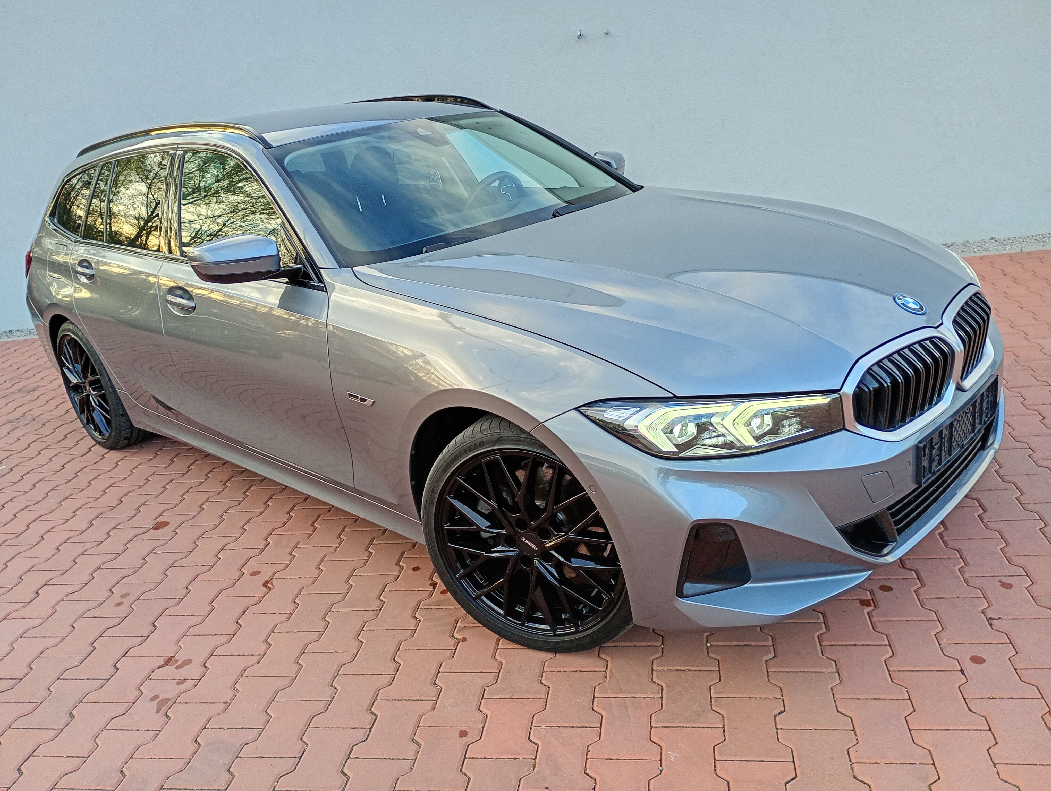 BMW Řada 3, 320,dvojité okna,tažné,HIFI