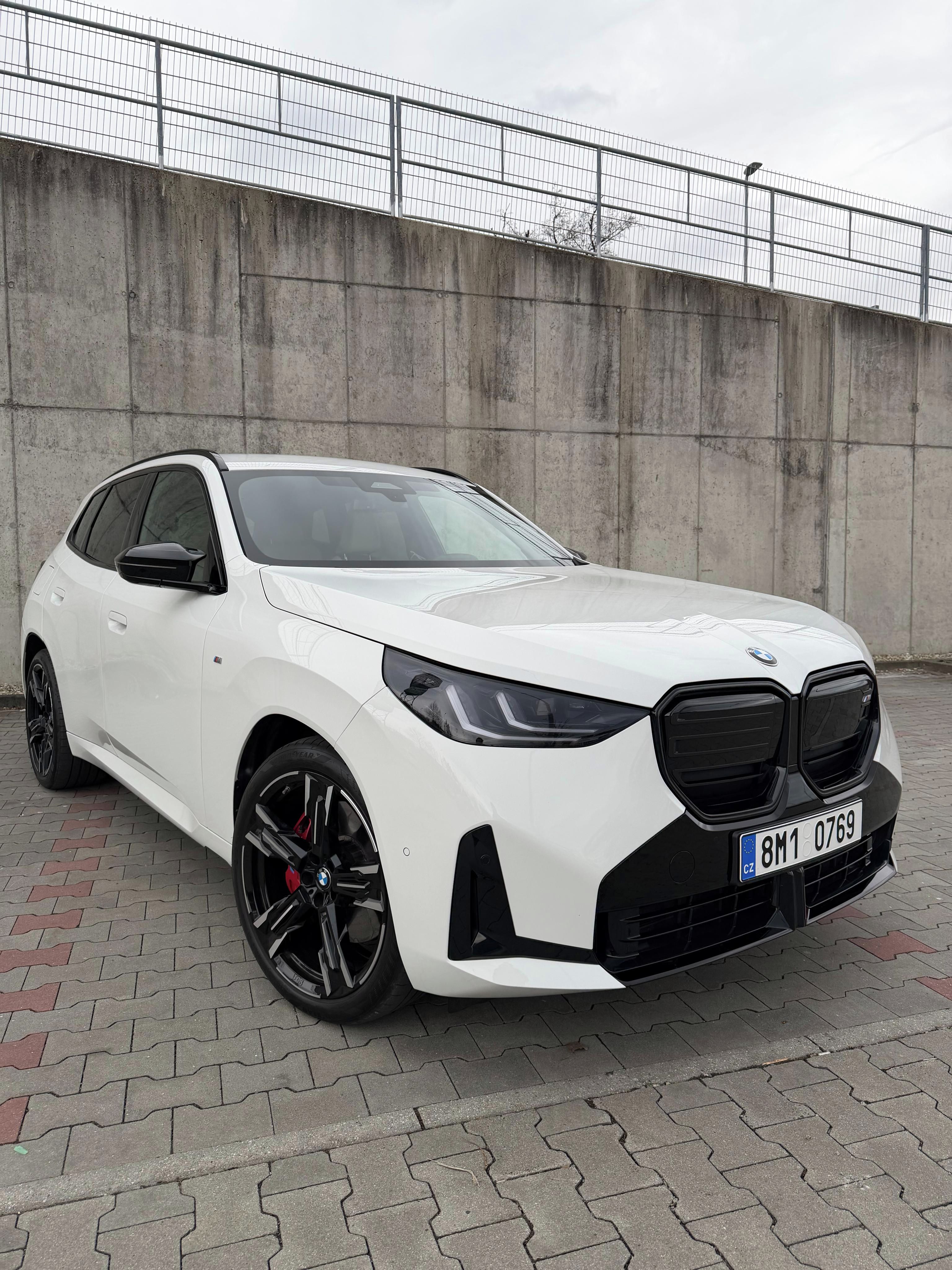 BMW X3, M50 XDRIVE,Světlý interi,Tažné - fotka 2