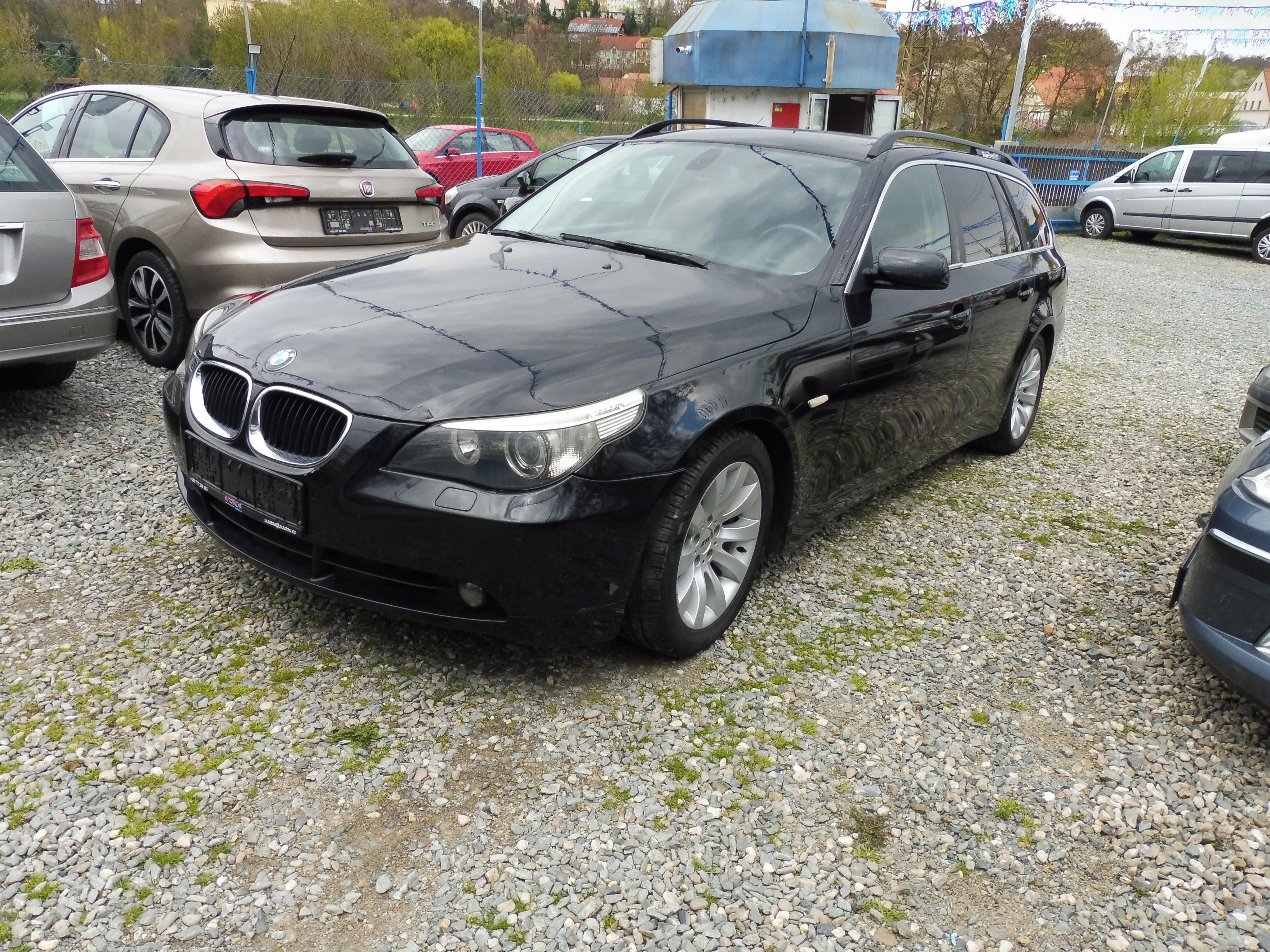 BMW Řada 5, 520 d - fotka 3