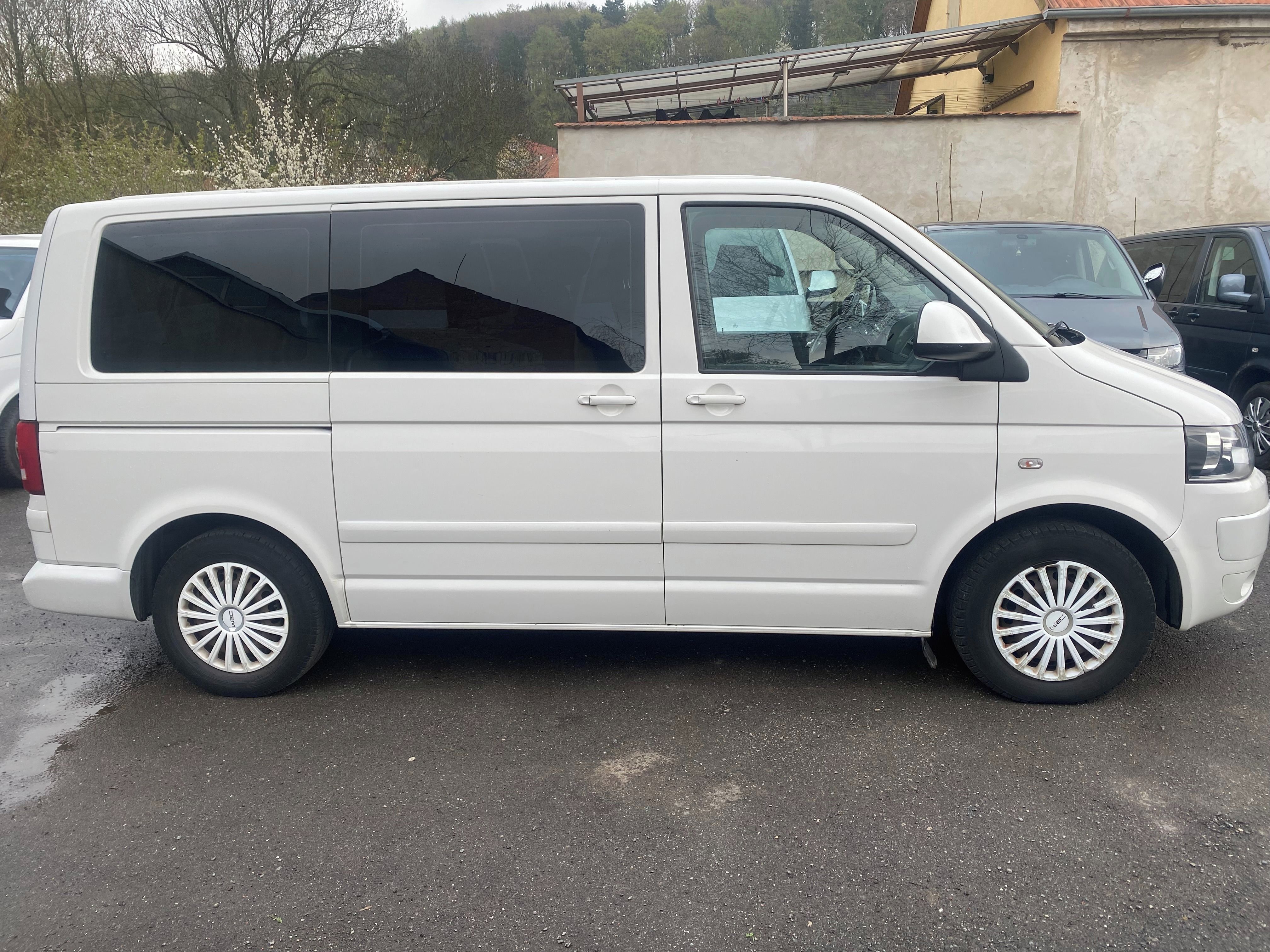 Volkswagen Caravelle, 2,0TDI,103KW,Comfort,DSG,8míst - fotka 5