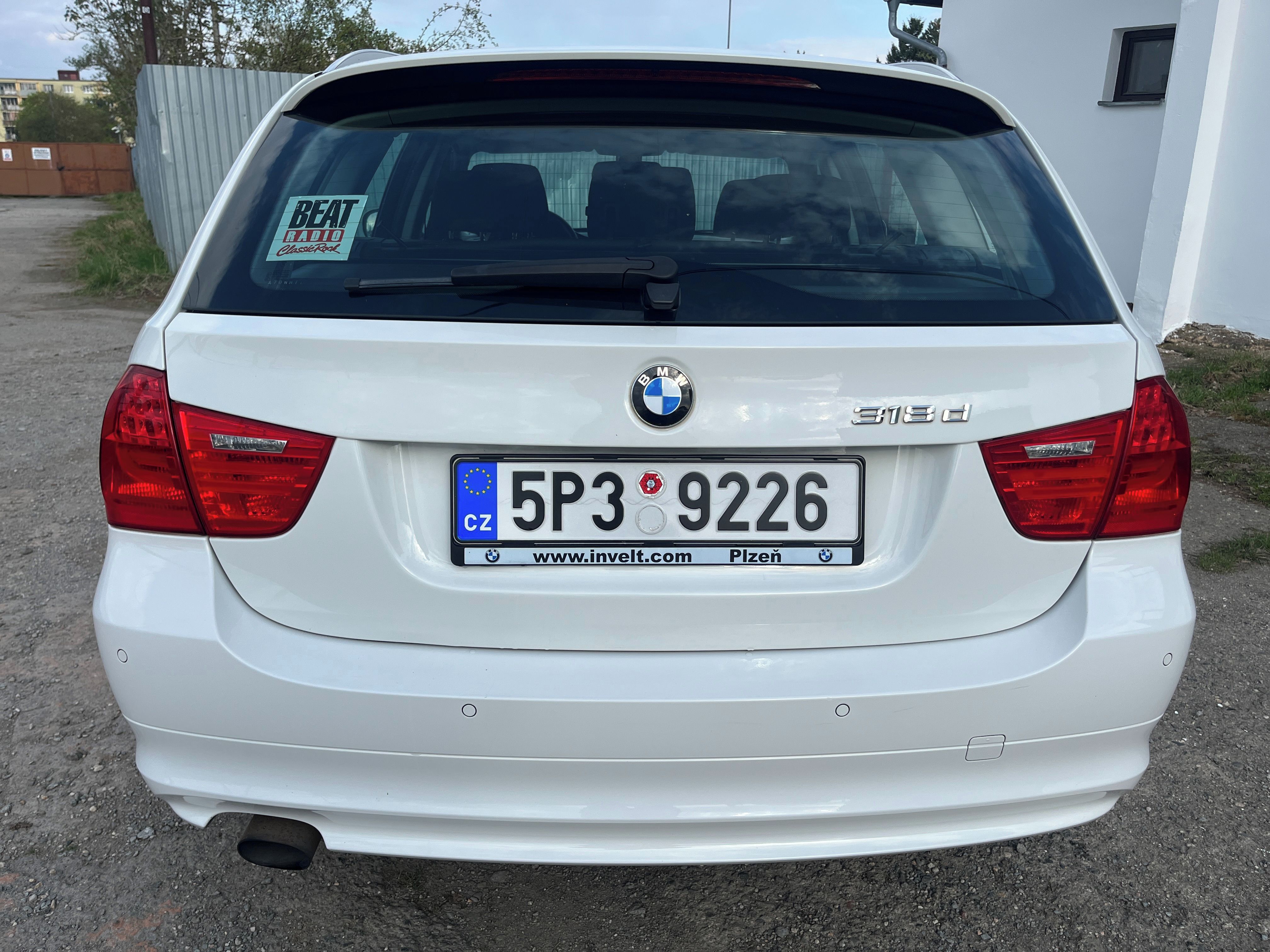 BMW Řada 3, 318D 105kw 1.maj 117.000km top - fotka 4