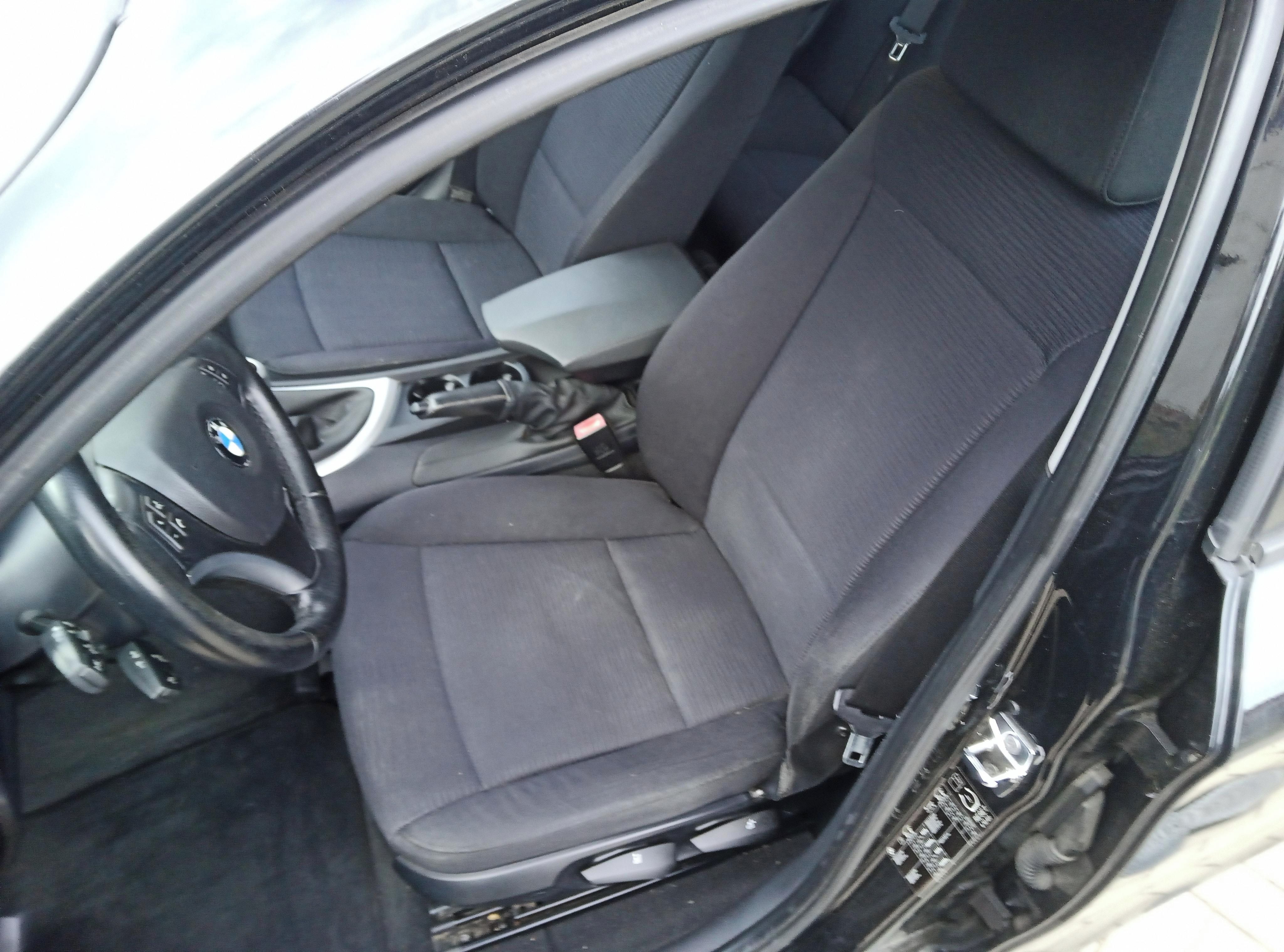 BMW Řada 1, BMW 318d - fotka 6