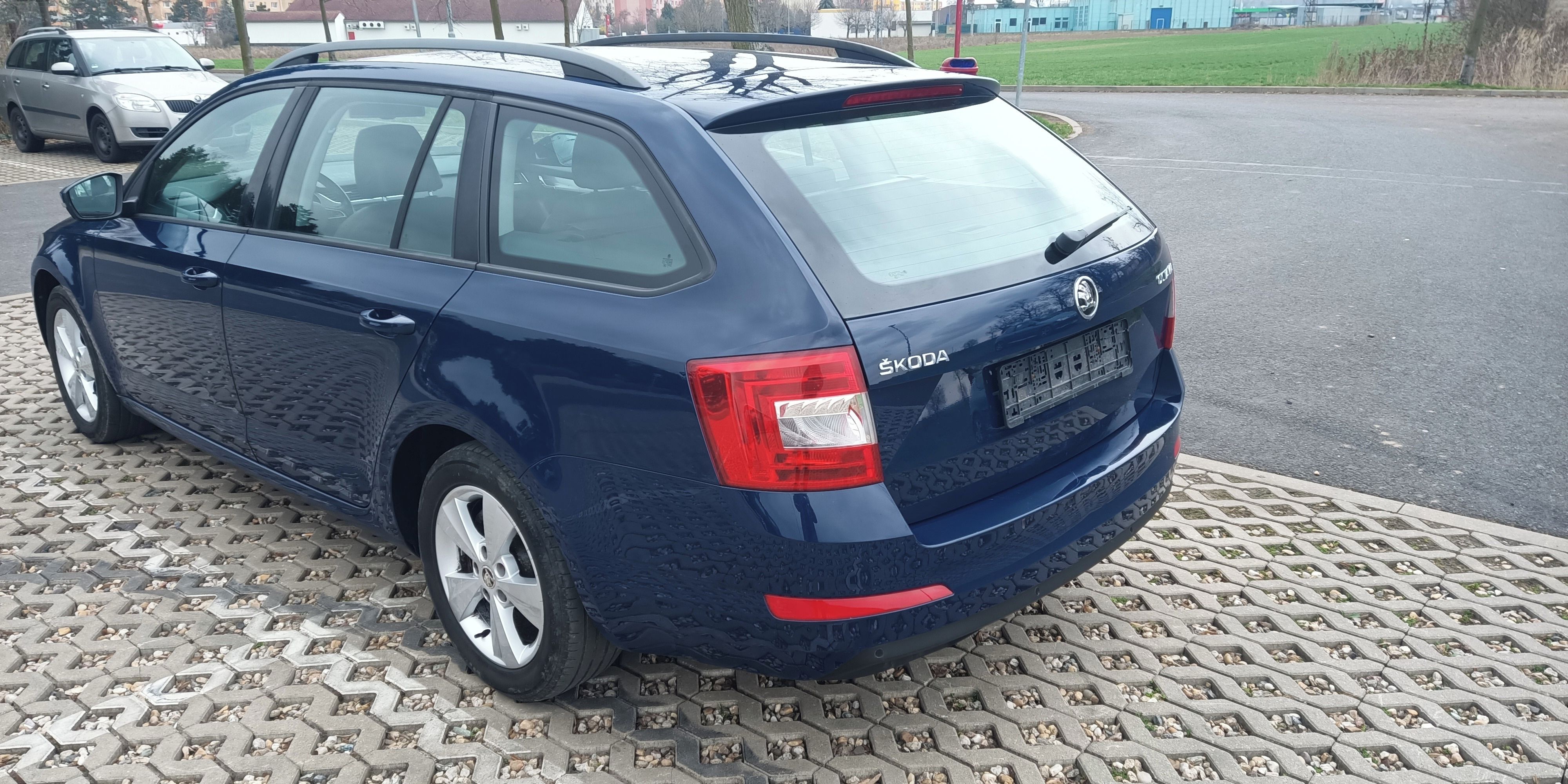 Škoda Octavia, Kombi 2,0 TDI,110 KW - fotka 4