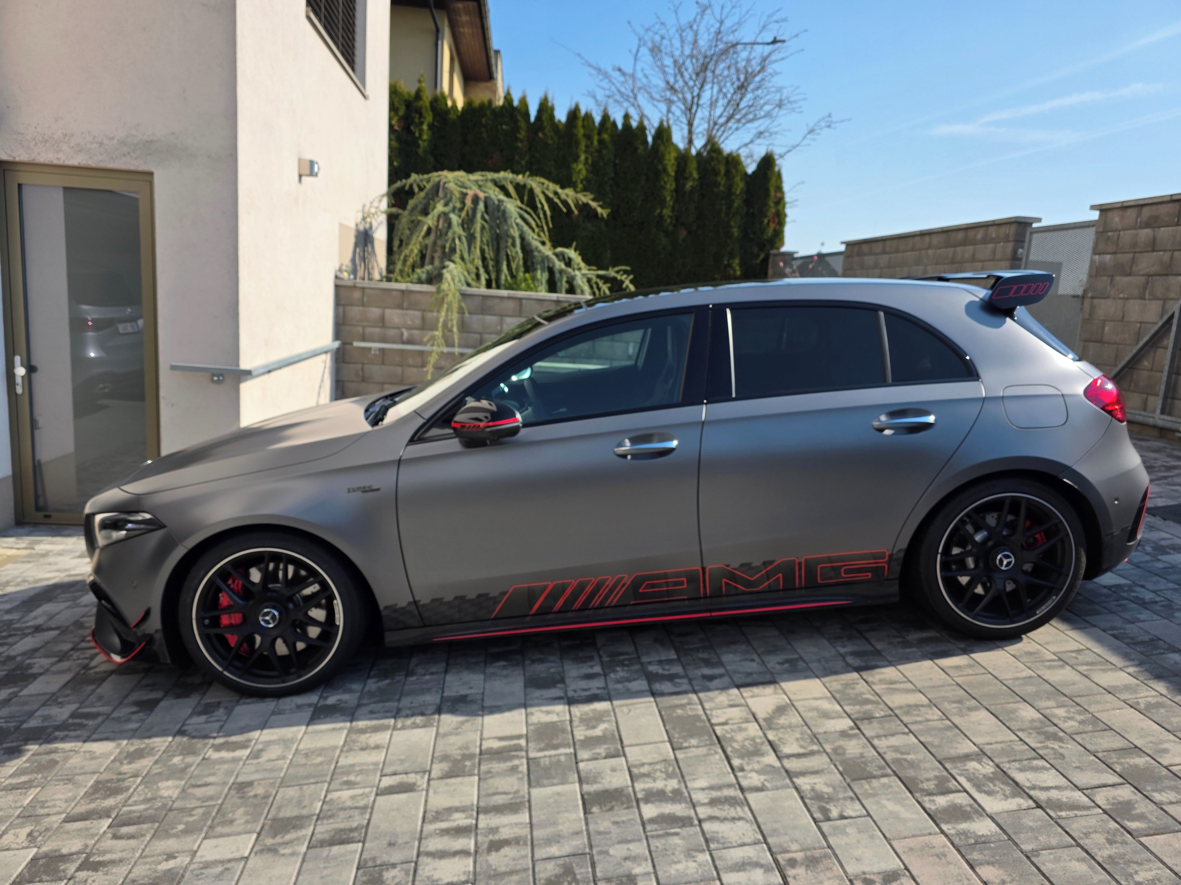 Mercedes-Benz Třídy A, A45S Street Style Edition - fotka 3