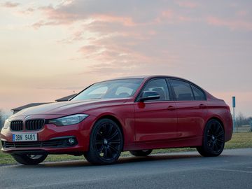 BMW F30