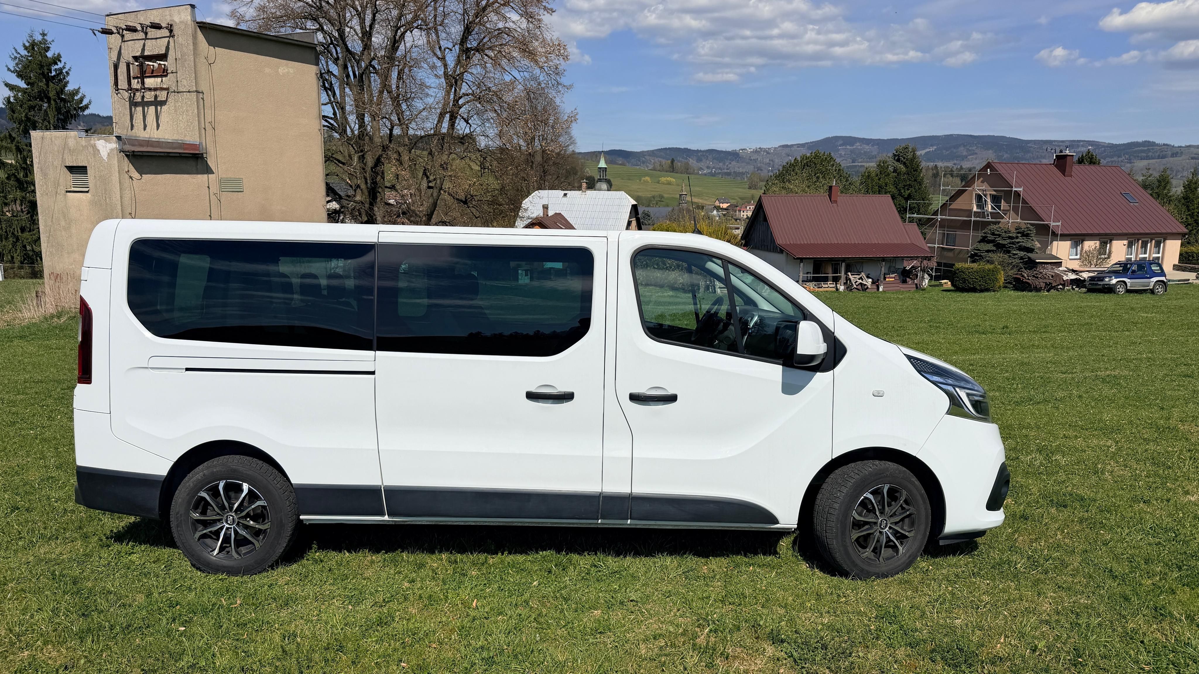 Renault Trafic, 2.0 dCi, 88 kW, 8 míst, tažné - fotka 2