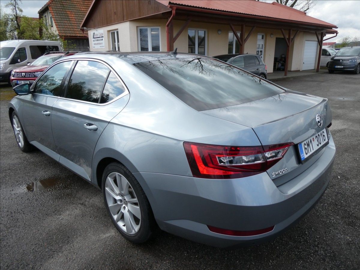 Škoda Superb, 2,0 TDi STYLE DSG, 2x kola, ČR - fotka 6