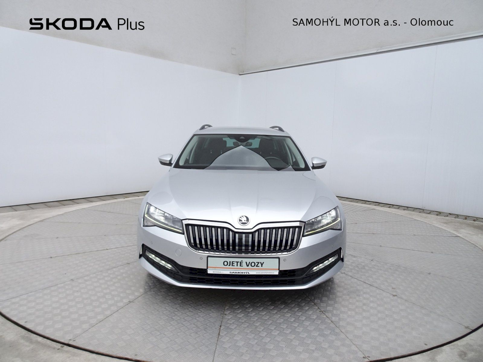 Škoda Superb, Combi 2.0TDI DSG Ambition Plus - fotka 4