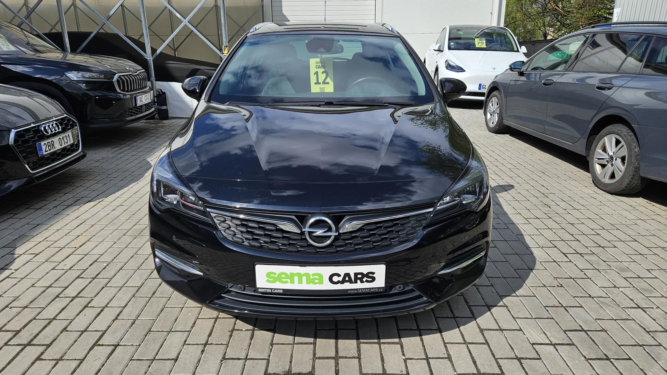Opel Astra, 1.2i Turbo 81kW  Elegance - fotka 3