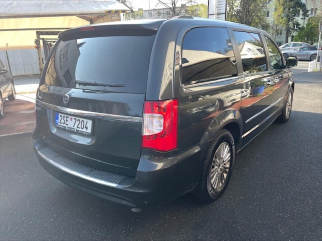 Lancia Voyager, 2,8 L CRD - fotka 5
