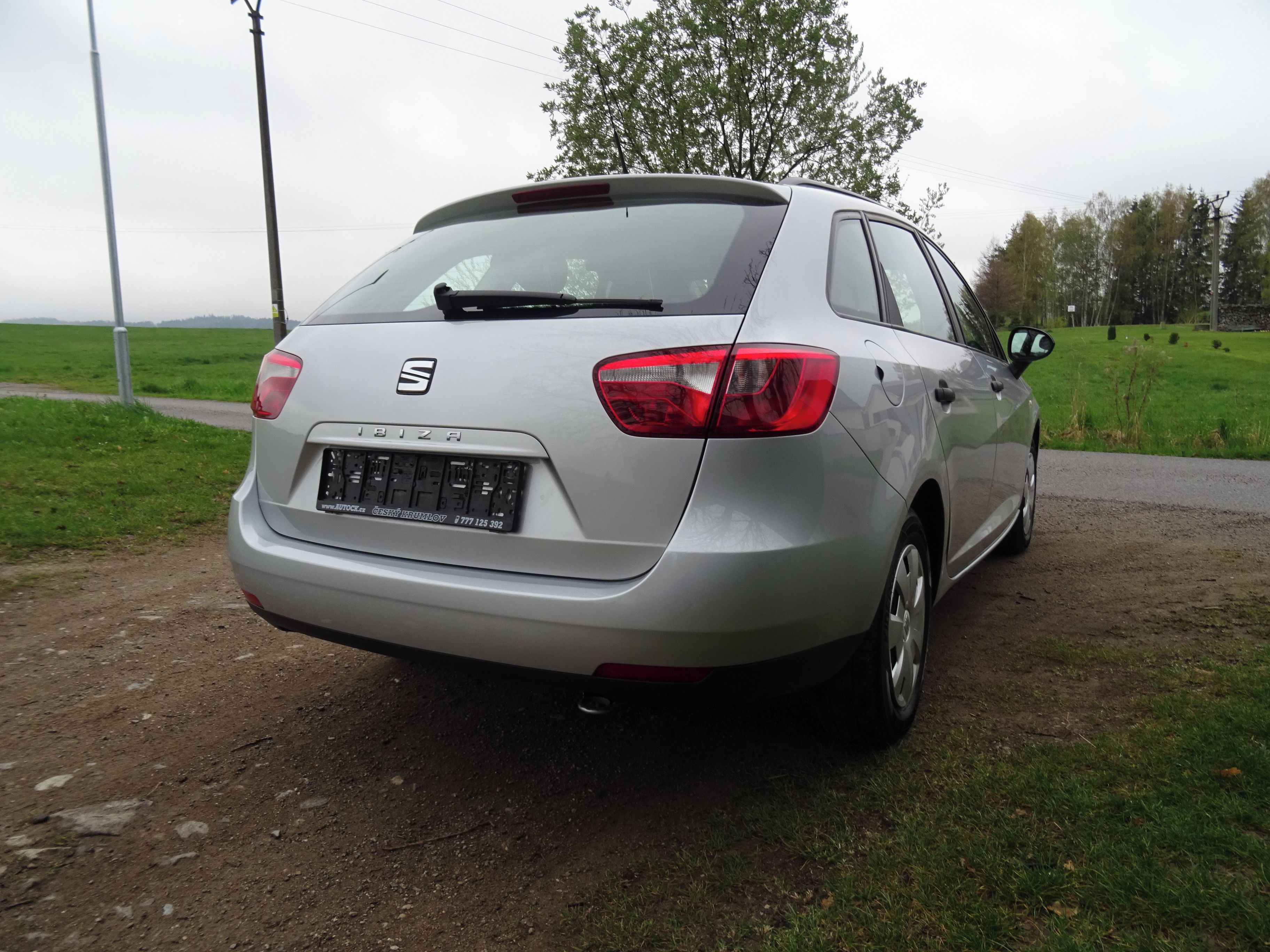 Seat Ibiza, 1,0MPI 2x kola,spot.5,5L/100km - fotka 4