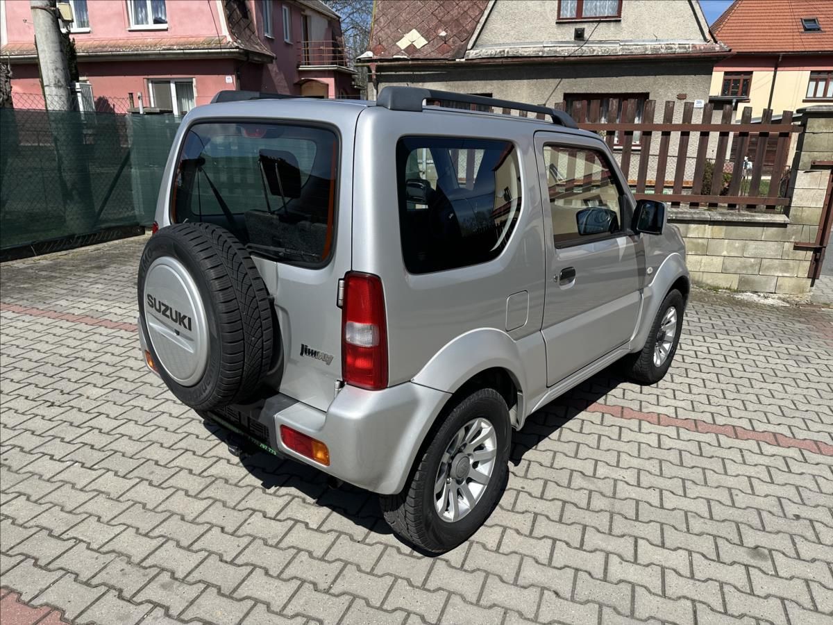 Suzuki Jimny, 1,3 4x4 AUTOMAT TAŽNÉ - fotka 3