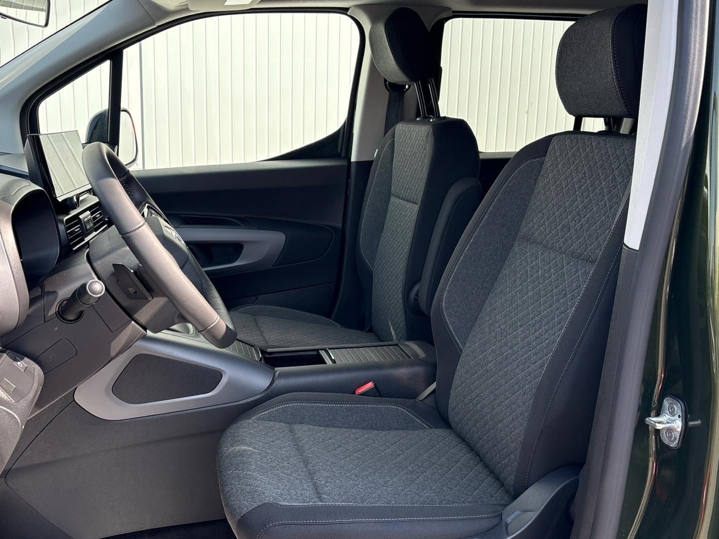 Opel Combo, 1.5CDTi 130k 96kW Elegance Plu - fotka 6