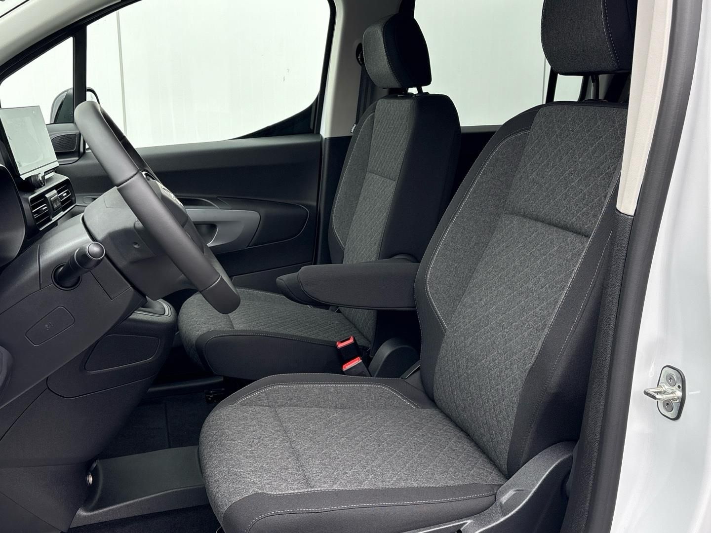 Opel Combo, 1.5CDTi 130k 96kW Elegance Plu - fotka 5