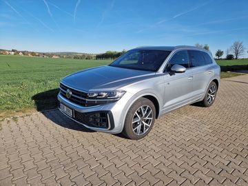 R LINE 2024 3.0 TSI