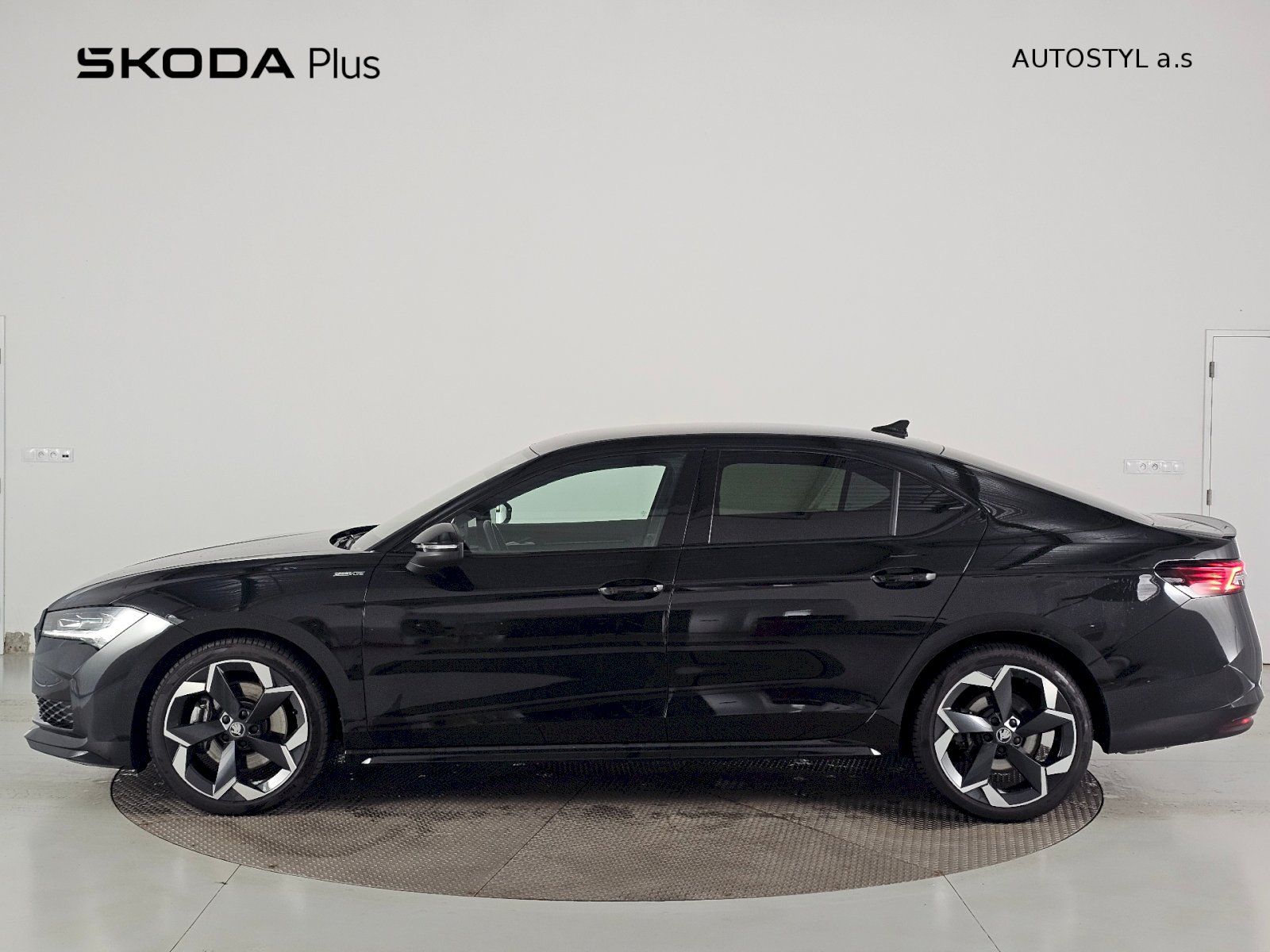 Škoda Superb, 2.0TSI 195kW 4X4 SPORTLINE - fotka 3