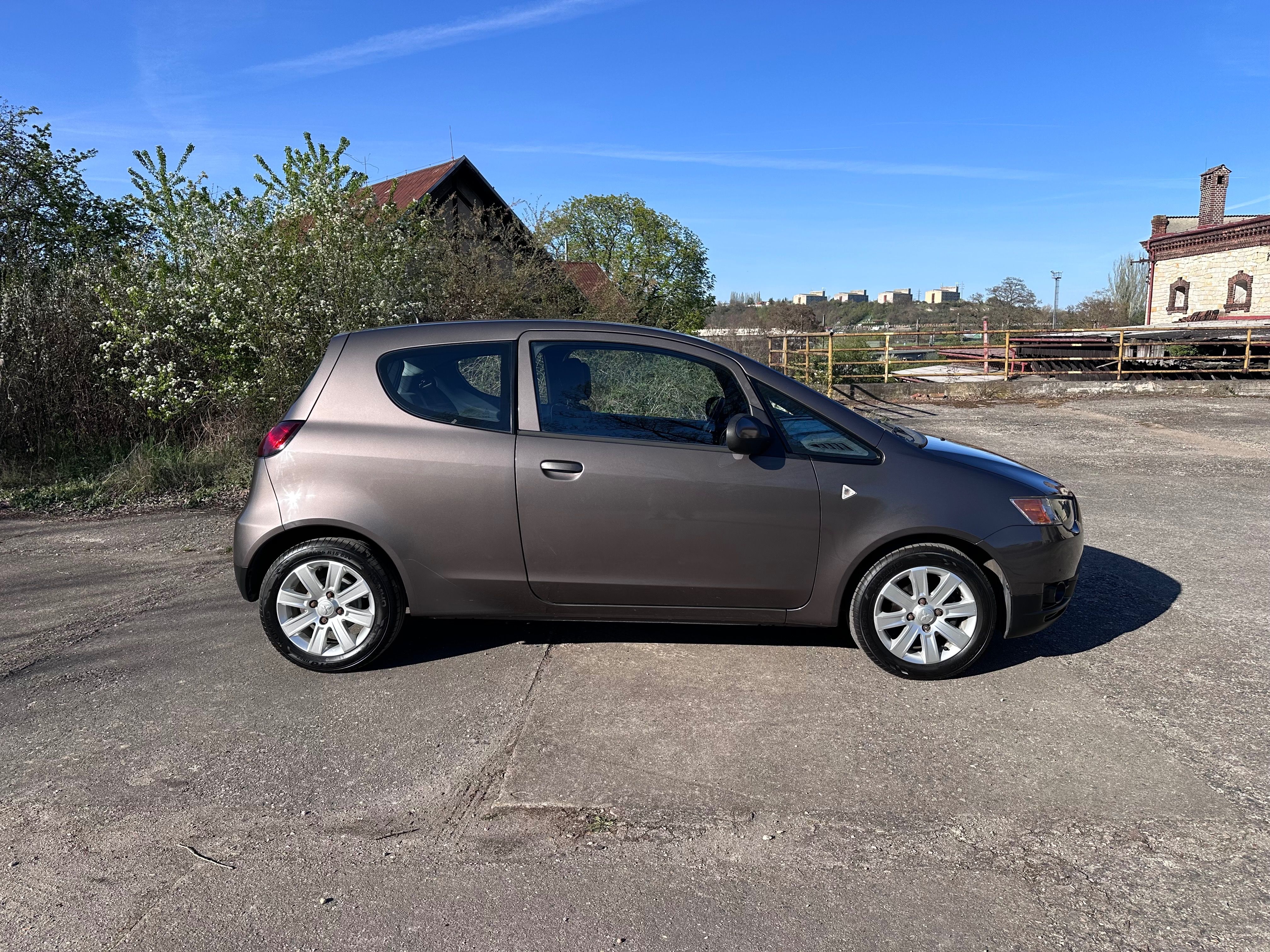 Mitsubishi Colt, 1,1i 55kw - fotka 2
