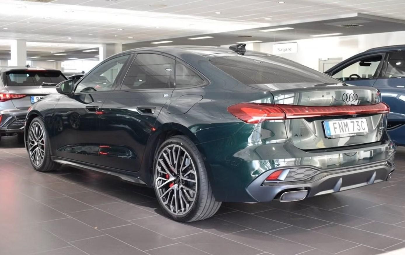 Audi A5, 2.0 e-hybrid Q 360k Panorama - fotka 2