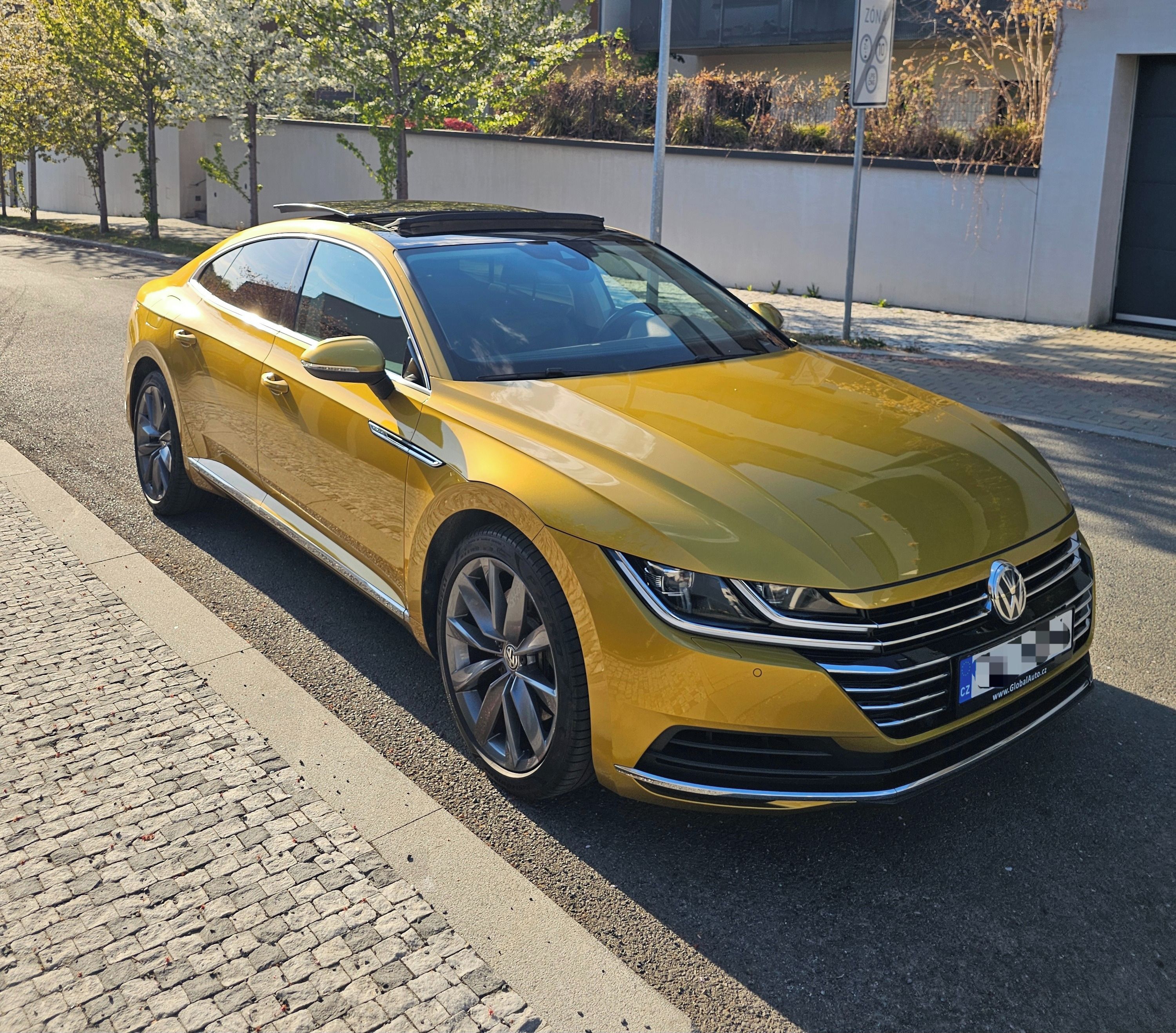 Volkswagen Arteon, VW Arteon TDI 4motion 176Kw ČR