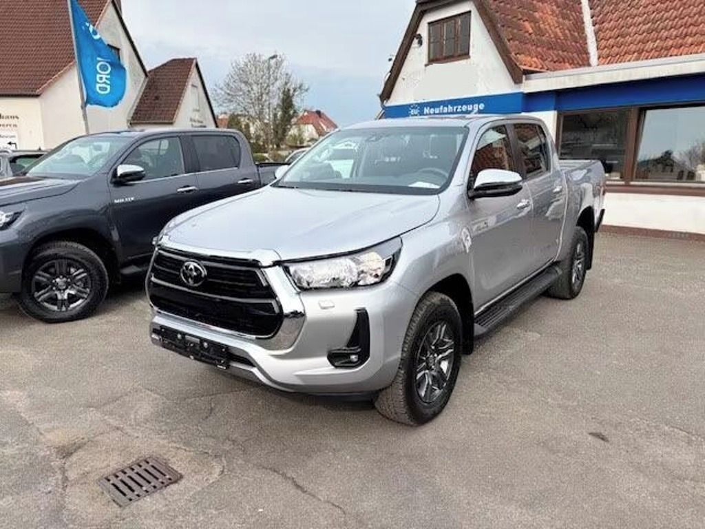 Toyota Hilux, 2.4 Double Cab 4x4*Kamera* - fotka 3