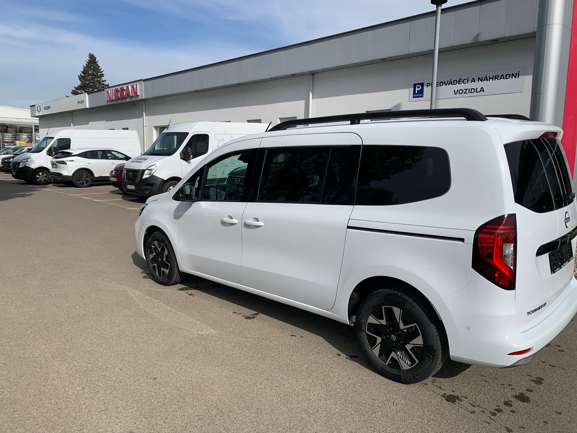 Nissan Townstar, COMBI L2 1.3DIG-T AT Tekna 7s - fotka 5