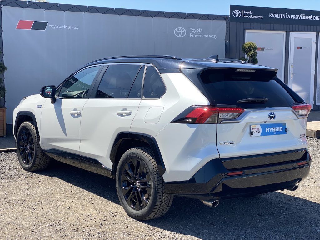 Toyota Rav4, 2.5Plug-in, ČR, Selection, 4x4 - fotka 4