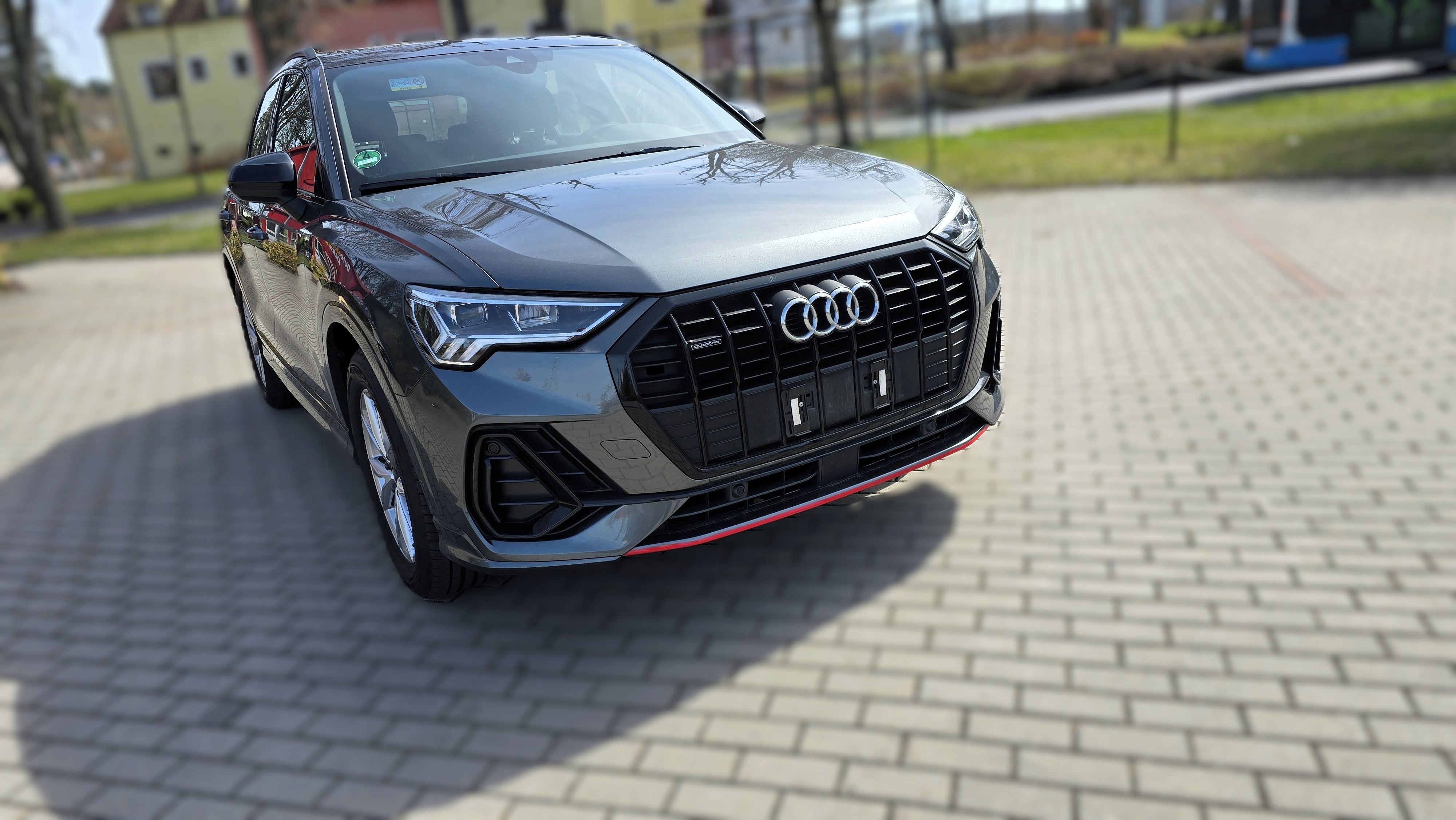 Audi Q3, 35 TDI S-LINE quattro - fotka 2
