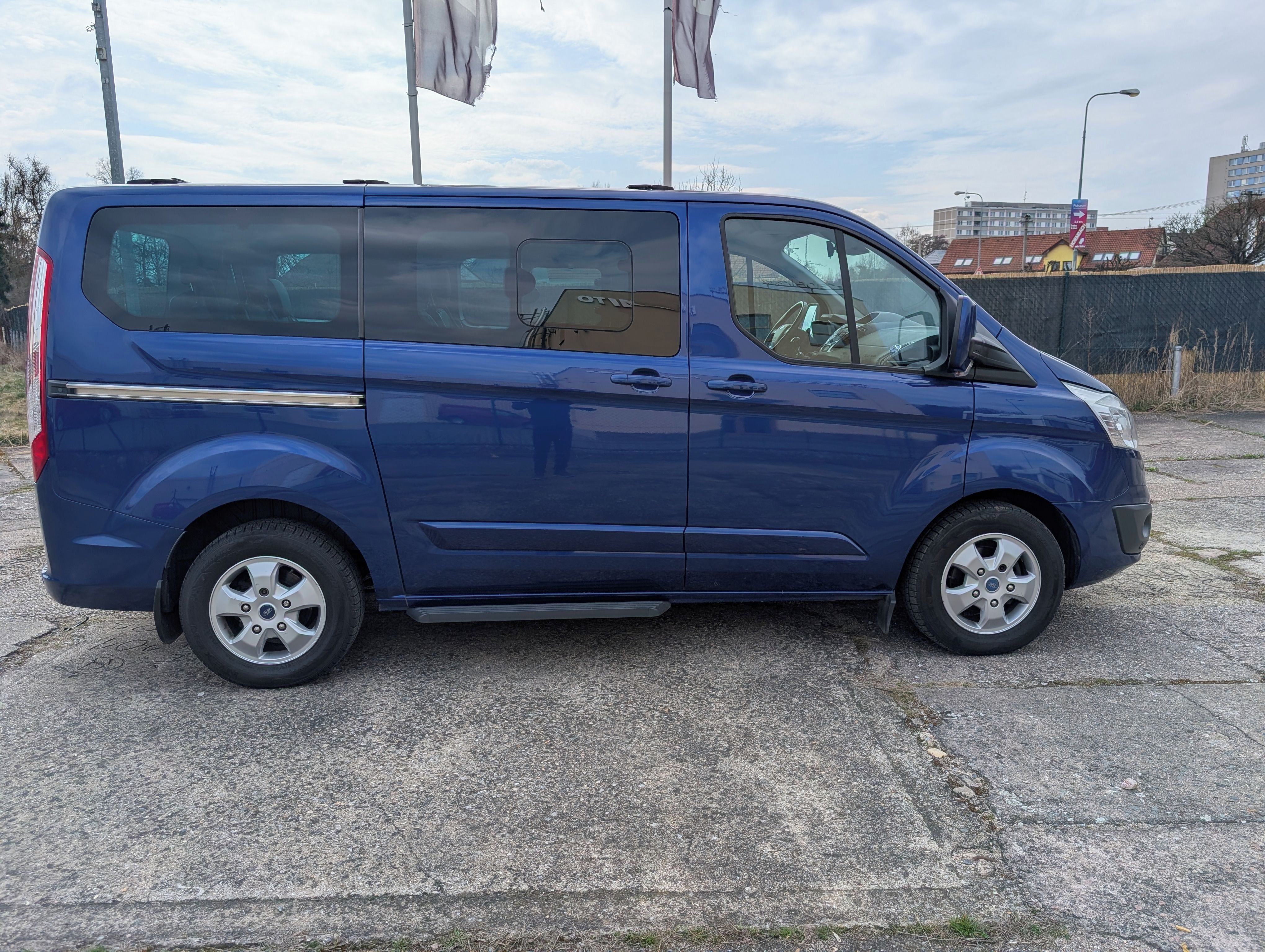 Ford Tourneo Custom, 2,0 EcoBlue - fotka 3