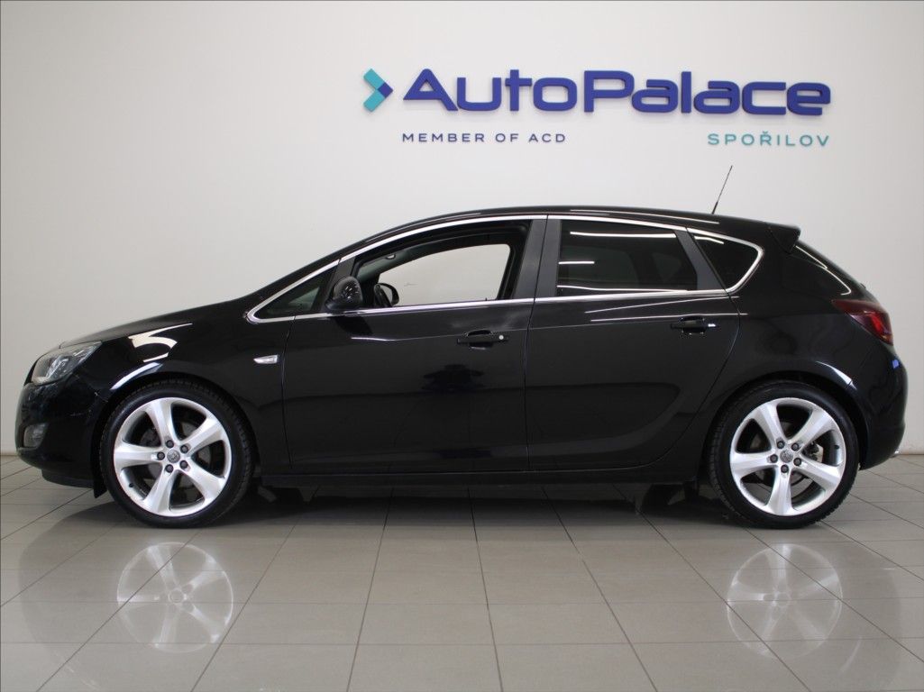 Opel Astra, 2,0 CDTi 118kW ST 180tkm. - fotka 5