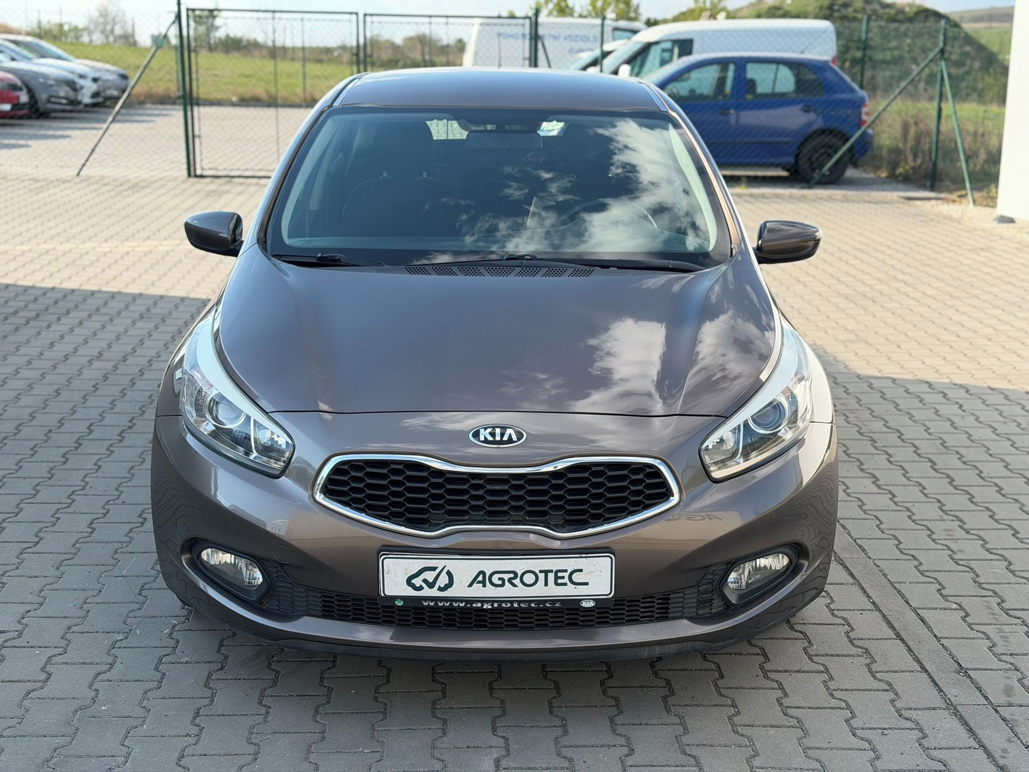 Kia Cee´d, 1.4 73 kW Comfort - fotka 2