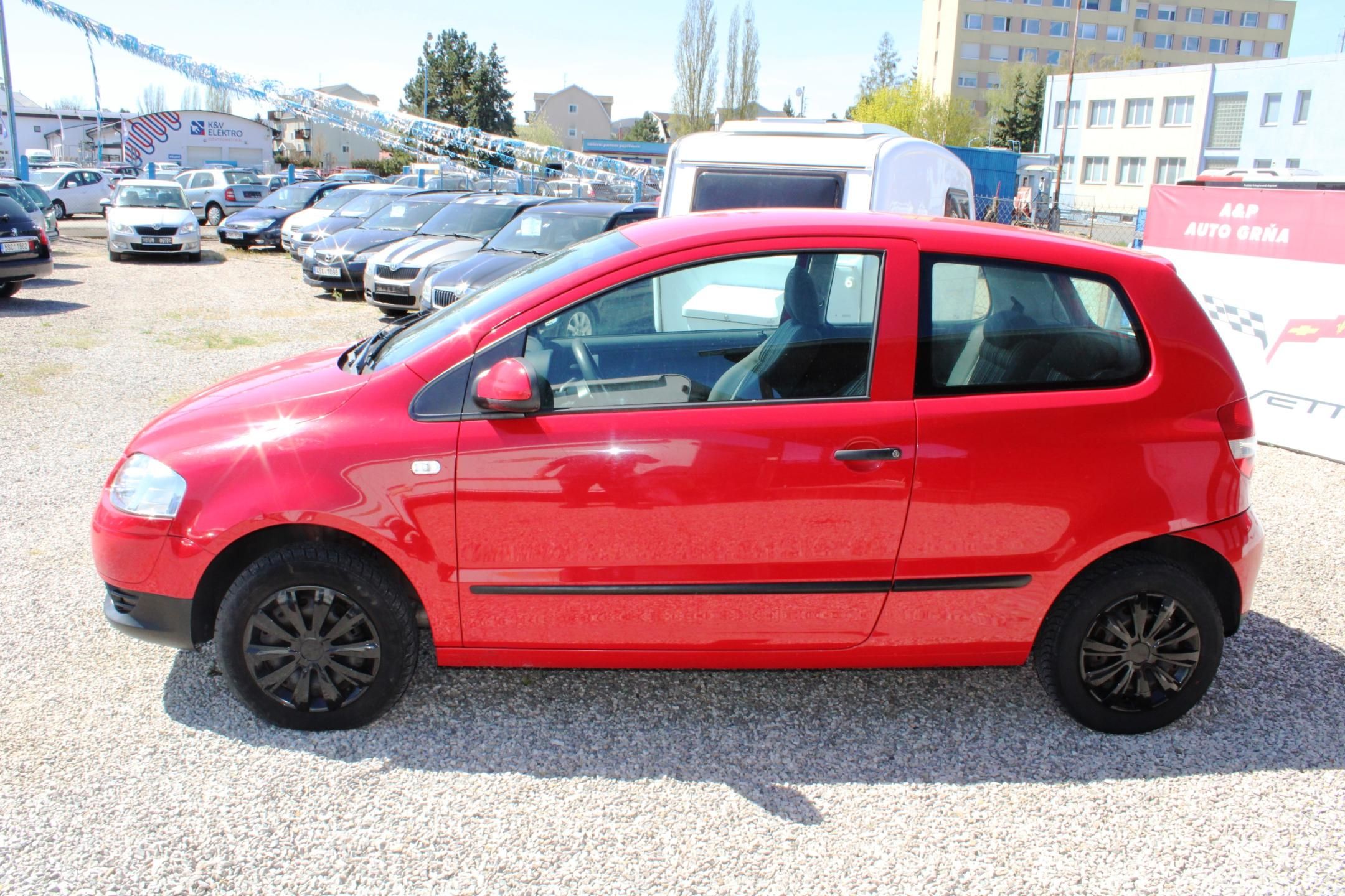 Volkswagen Fox, 1,2i EL.OKNA SERVO ESP CENTRÁL - fotka 4