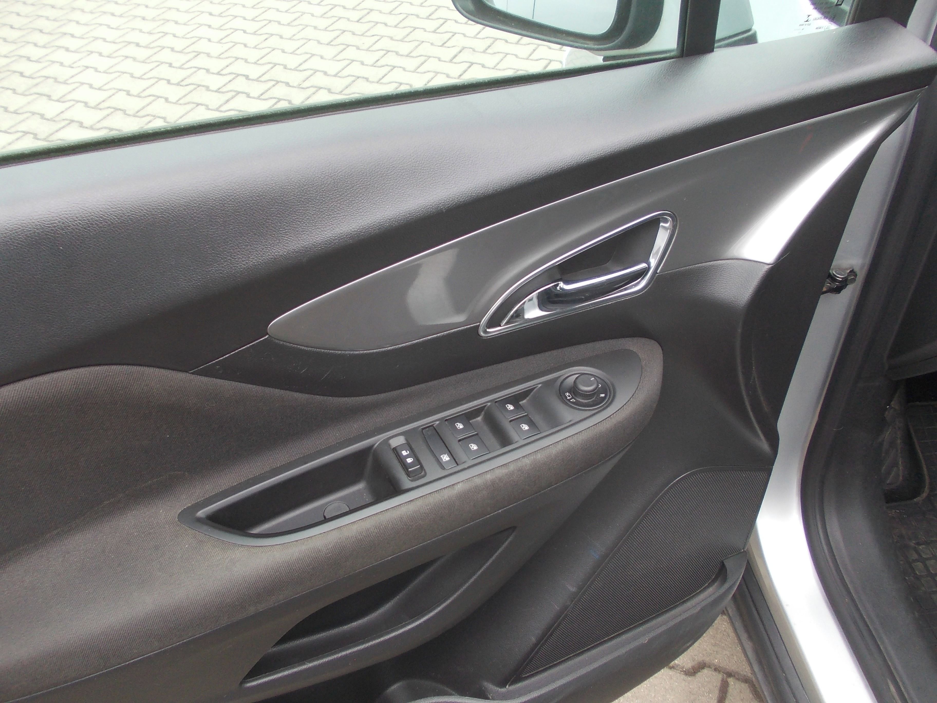 Opel Mokka, 4x4 1.6CDTI 100KW - fotka 5