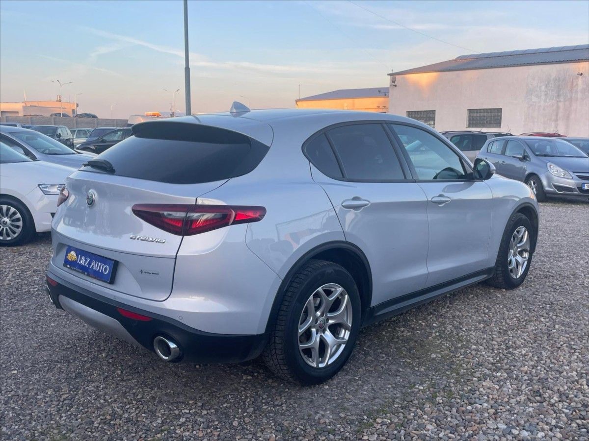 Alfa Romeo Stelvio, 2,1 JTD - fotka 6